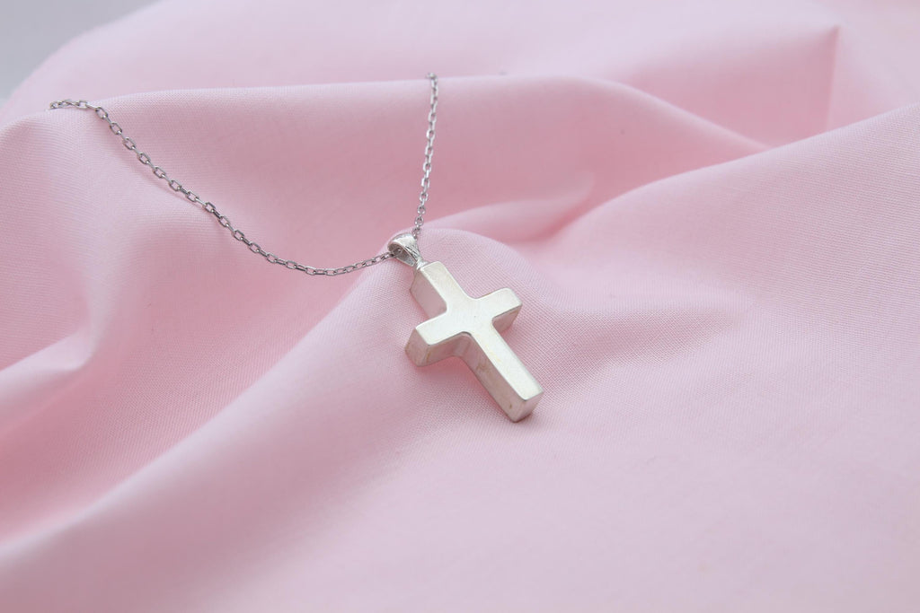 Cross Urn Necklace – 925 Sterling Silver Memorial Ash Pendant with Optional Engraving