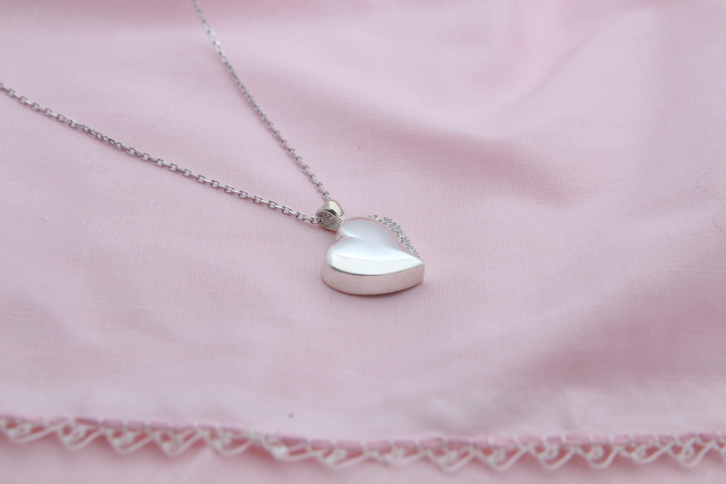 Heart Urn Necklace – 925 Sterling Silver Memorial Ash Pendant (15 mm) – Personalized Engraving Available