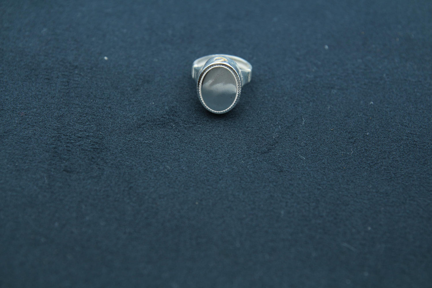 Unisex Oval Urn Ring – 925 Sterling Silver Memorial Ash Ring (15 × 12 mm)