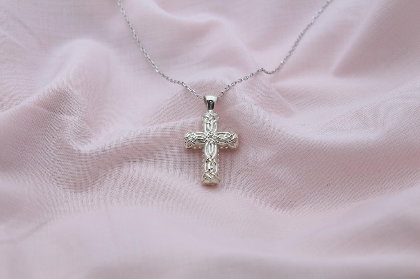 Celtic Cross Heritage Urn Necklace – 925 Sterling Silver Memorial Ash Pendant (24 mm)