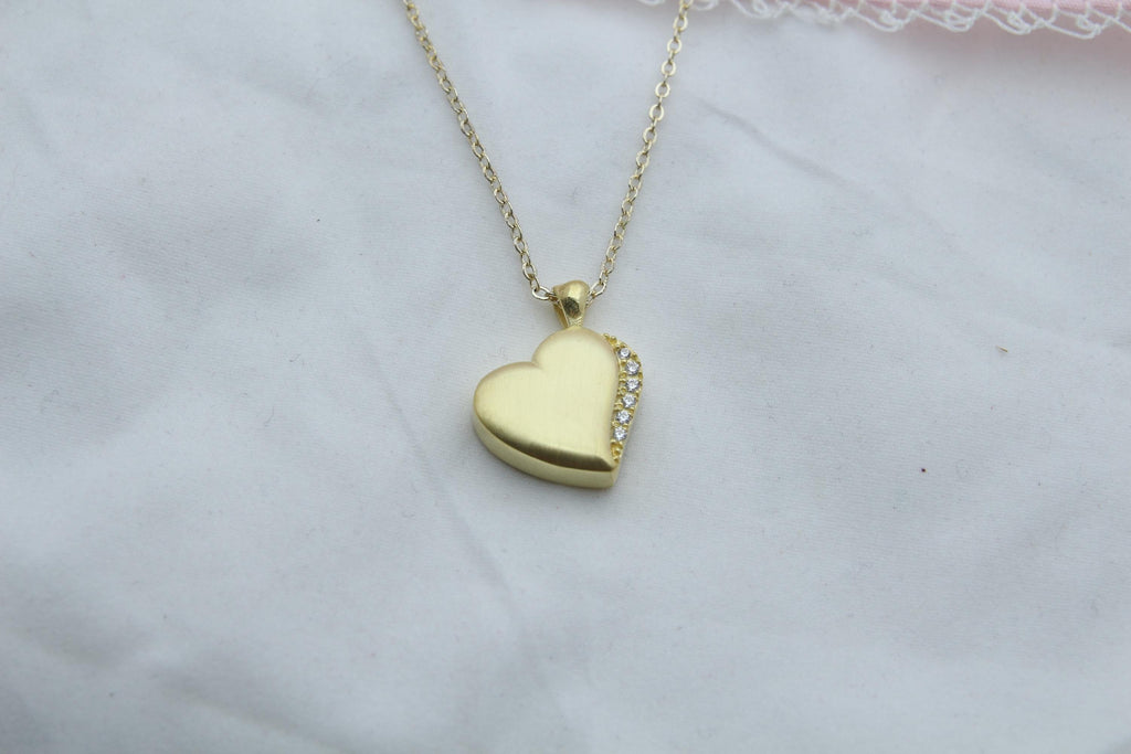 Sparkling Heart Urn Necklace with Zircon Stone – Personalized Engraving Option – 925 Sterling Silver Memorial Pendant (15 mm)