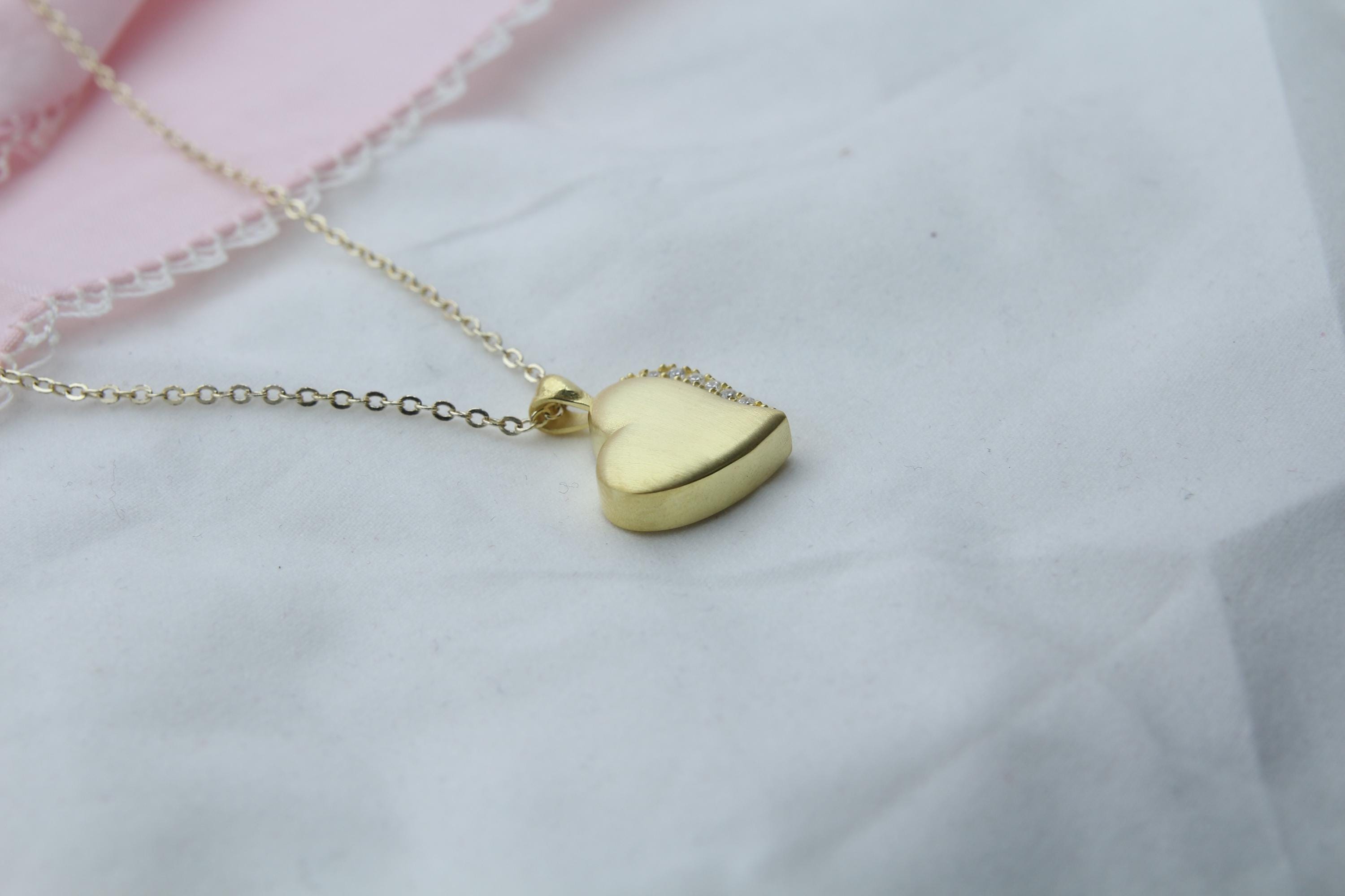 Sparkling Heart Urn Necklace with Zircon Stone – Personalized Engraving Option – 925 Sterling Silver Memorial Pendant (15 mm)