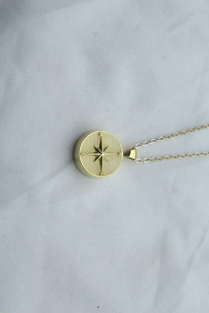 Guiding Star Compass Urn Necklace – 925 Sterling Silver Engravable Memorial Ash Pendant (15 mm)