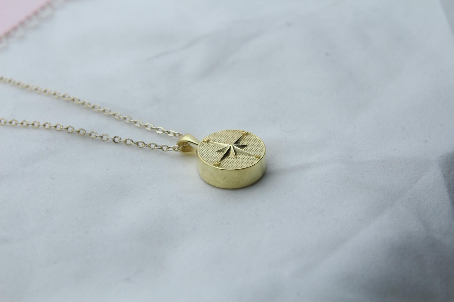 Guiding Star Compass Urn Necklace – 925 Sterling Silver Engravable Memorial Ash Pendant (15 mm)