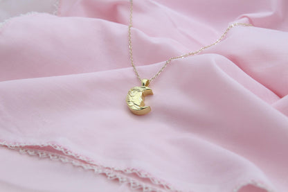 Lunar Goddess Silhouette Urn Necklace – 925 Sterling Silver Memorial Ash Pendant with Optional Engraving (16.5 mm)