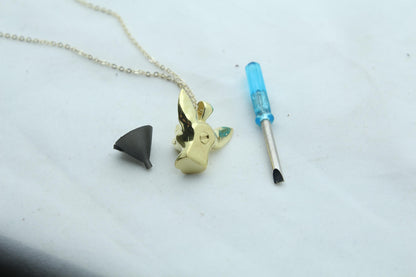 Tiny Companion Chihuahua Urn Necklace – 925 Sterling Silver Dog Ash Pendant with Optional Engraving (20 mm)