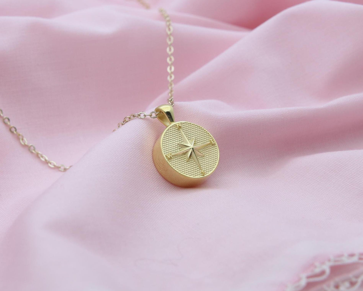Guiding Star Compass Urn Necklace – 925 Sterling Silver Engravable Memorial Ash Pendant (15 mm)