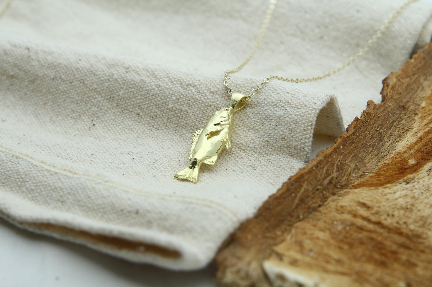 Tidal Spirit Fish Urn Necklace – 925 Sterling Silver Memorial Ash Pendant with Optional Engraving (27 mm)