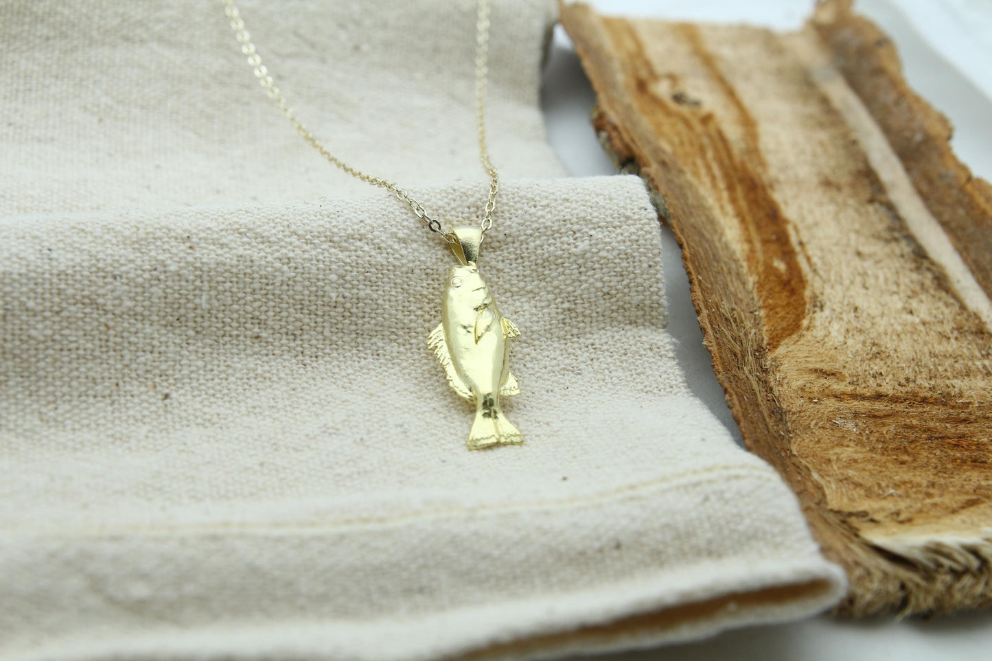 Tidal Spirit Fish Urn Necklace – 925 Sterling Silver Memorial Ash Pendant with Optional Engraving (27 mm)
