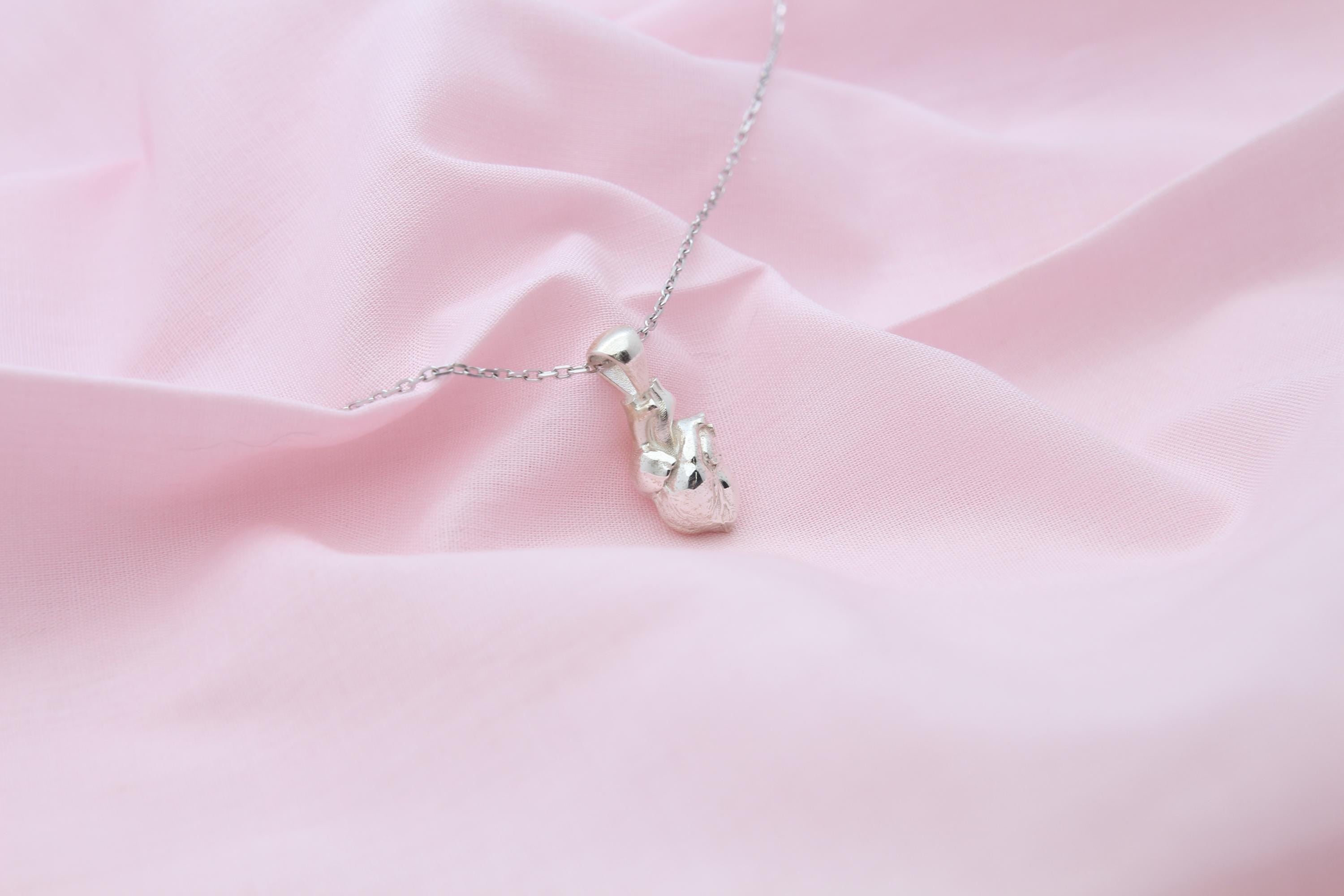 Anatomic Heart Memorial Urn Necklace – 925 Sterling Silver Anatomical Ash Pendant with (15 mm)