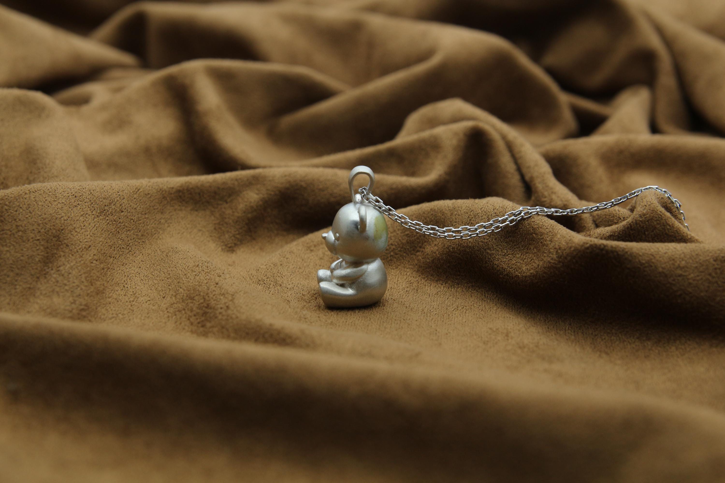 Bear Spirit Urn Necklace – 925 Sterling Silver Memorial Ash Pendant (18 mm)