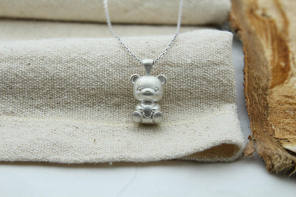 Bear Spirit Urn Necklace – 925 Sterling Silver Memorial Ash Pendant (18 mm)