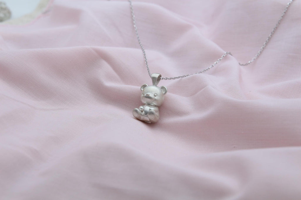 Bear Spirit Urn Necklace – 925 Sterling Silver Memorial Ash Pendant (18 mm)