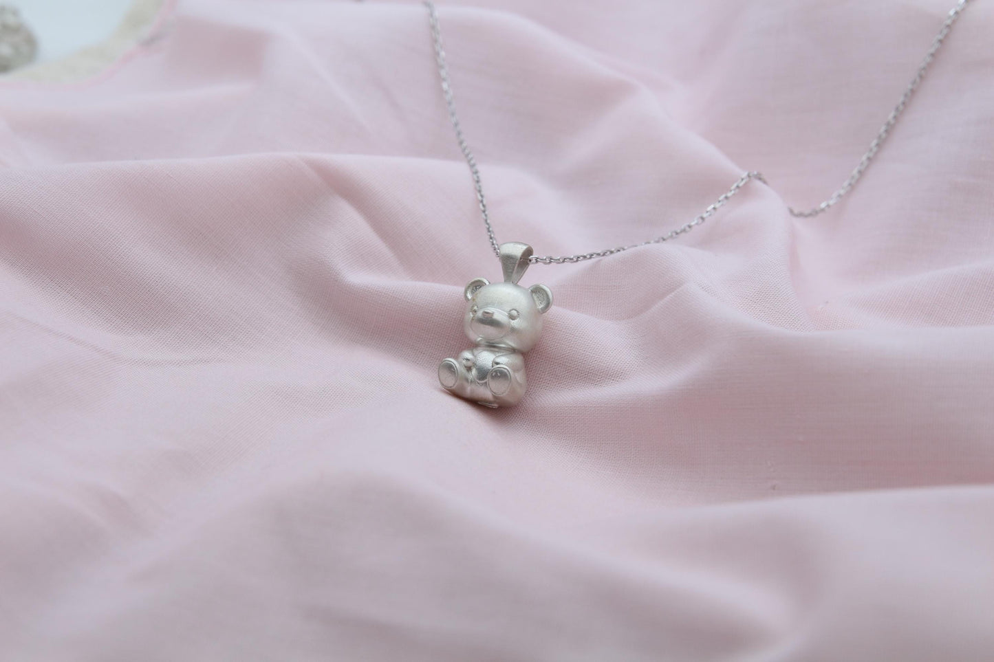 Bear Spirit Urn Necklace – 925 Sterling Silver Memorial Ash Pendant (18 mm)