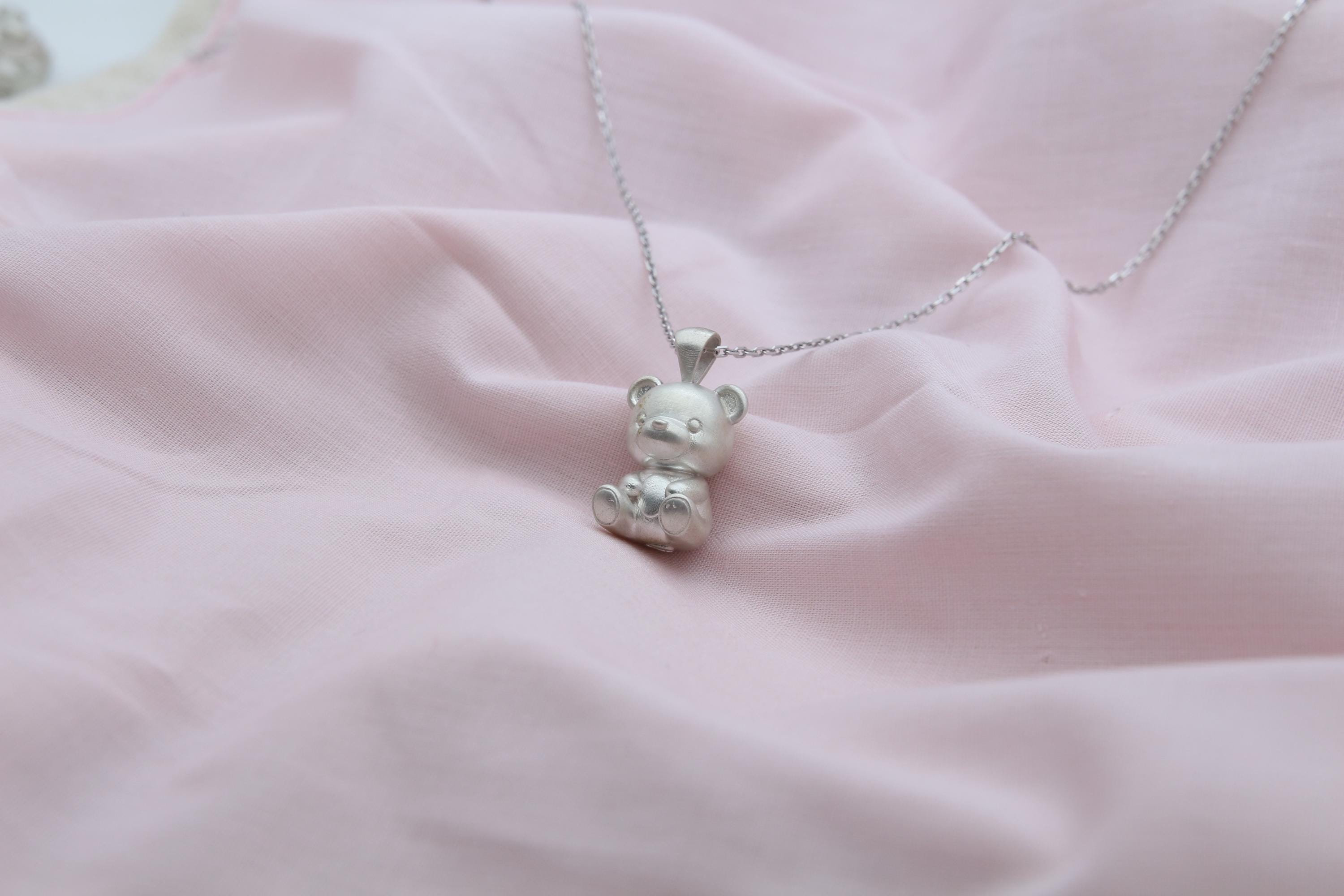 Bear Spirit Urn Necklace – 925 Sterling Silver Memorial Ash Pendant (18 mm)