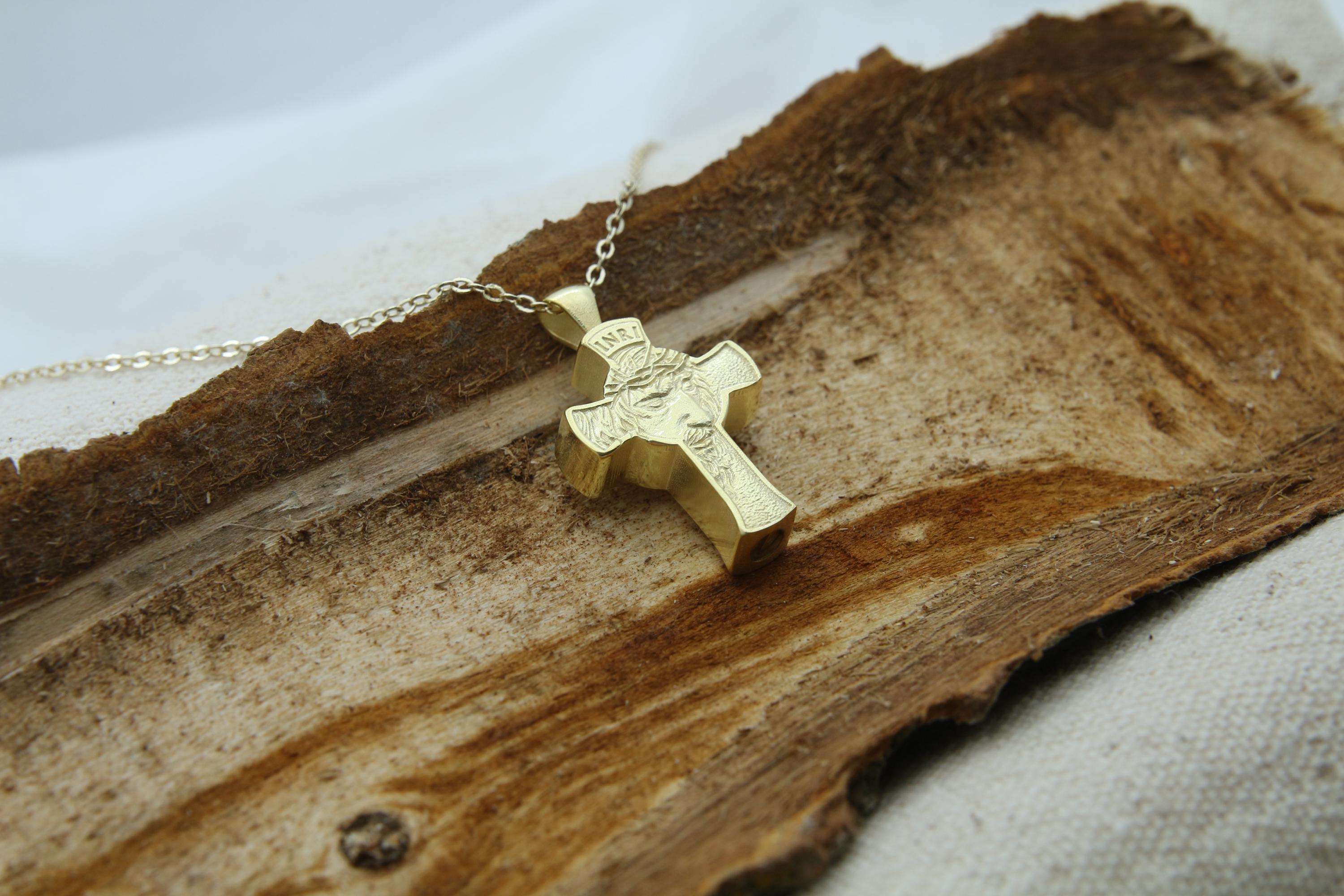 Sacred Cross Jesus Figure Urn Necklace – 925 Sterling Silver Memorial Ash Pendant (24 mm)
