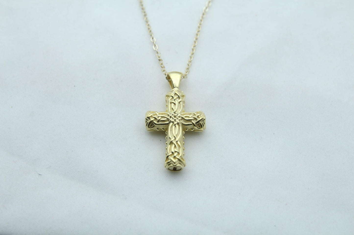 Celtic Cross Heritage Urn Necklace – 925 Sterling Silver Memorial Ash Pendant (24 mm)
