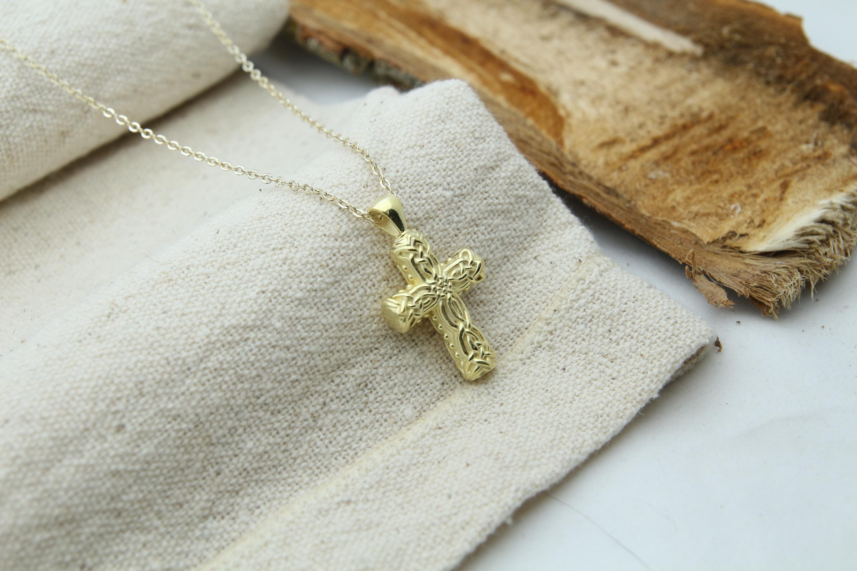 Celtic Cross Heritage Urn Necklace – 925 Sterling Silver Memorial Ash Pendant (24 mm)
