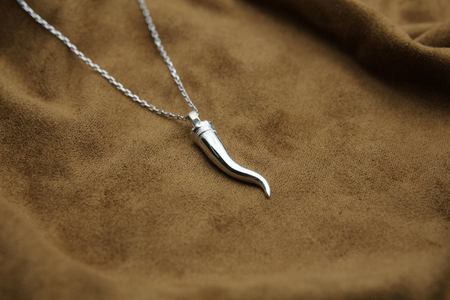 Italian Horn Cornicello Memorial Urn Necklace – 925 Sterling Silver Ash Pendant with Optional Engraving (26 mm)