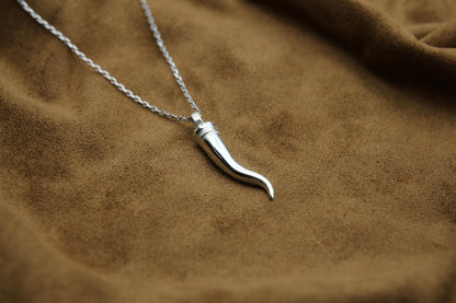 Italian Horn Cornicello Memorial Urn Necklace – 925 Sterling Silver Ash Pendant with Optional Engraving (26 mm)