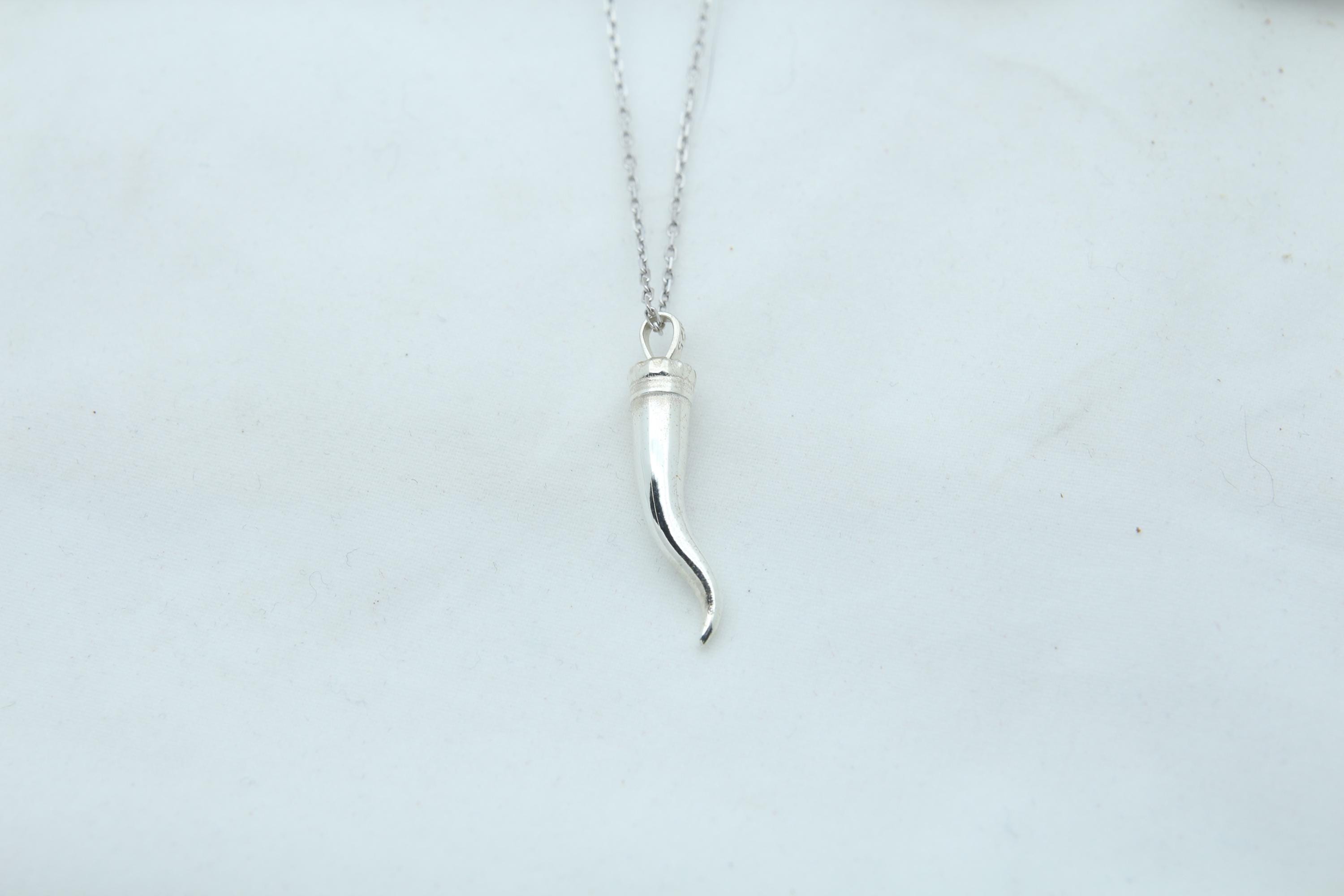 Italian Horn Cornicello Memorial Urn Necklace – 925 Sterling Silver Ash Pendant with Optional Engraving (26 mm)
