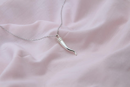 Italian Horn Cornicello Memorial Urn Necklace – 925 Sterling Silver Ash Pendant with Optional Engraving (26 mm)