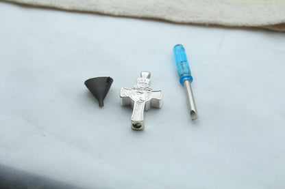 Divine Savior Urn Necklace – 925 Sterling Silver Jesus Cross Ash Pendant (24 mm)