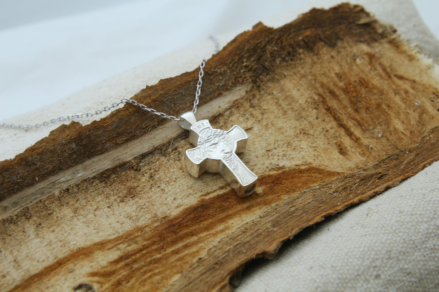 Divine Savior Urn Necklace – 925 Sterling Silver Jesus Cross Ash Pendant (24 mm)