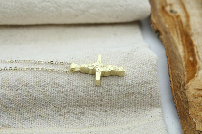 Grapevine Heritage Cross Urn Necklace – 925 Sterling Silver Ash Pendant with Optional Engraving (24 mm)