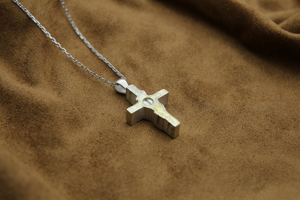 Vine Cross Memorial Urn Necklace – 925 Sterling Silver Grape Motif Ash Pendant with Optional Engraving (24 mm)
