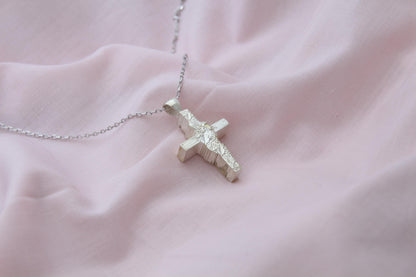 Vine Cross Memorial Urn Necklace – 925 Sterling Silver Grape Motif Ash Pendant with Optional Engraving (24 mm)