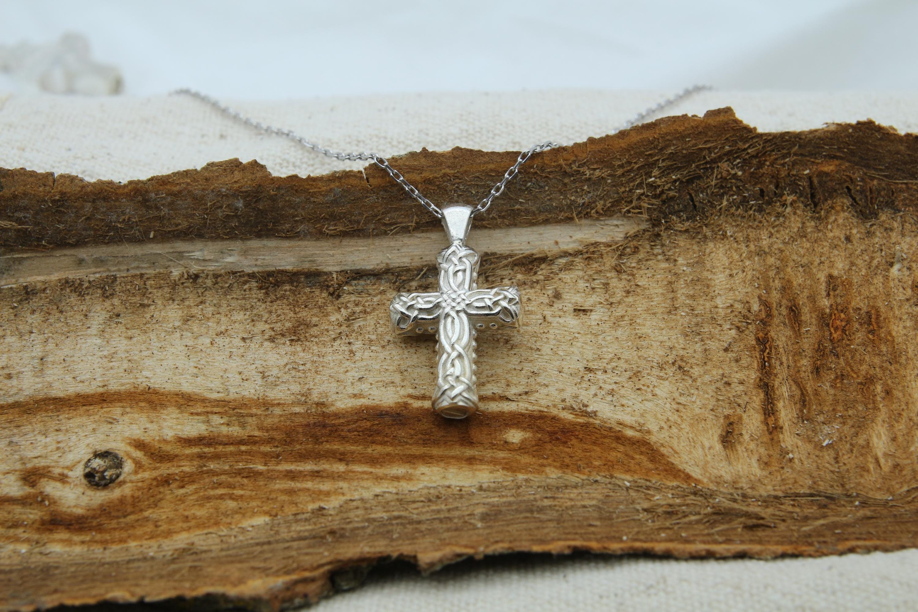Celtic Cross Heritage Urn Necklace – 925 Sterling Silver Memorial Ash Pendant (24 mm)