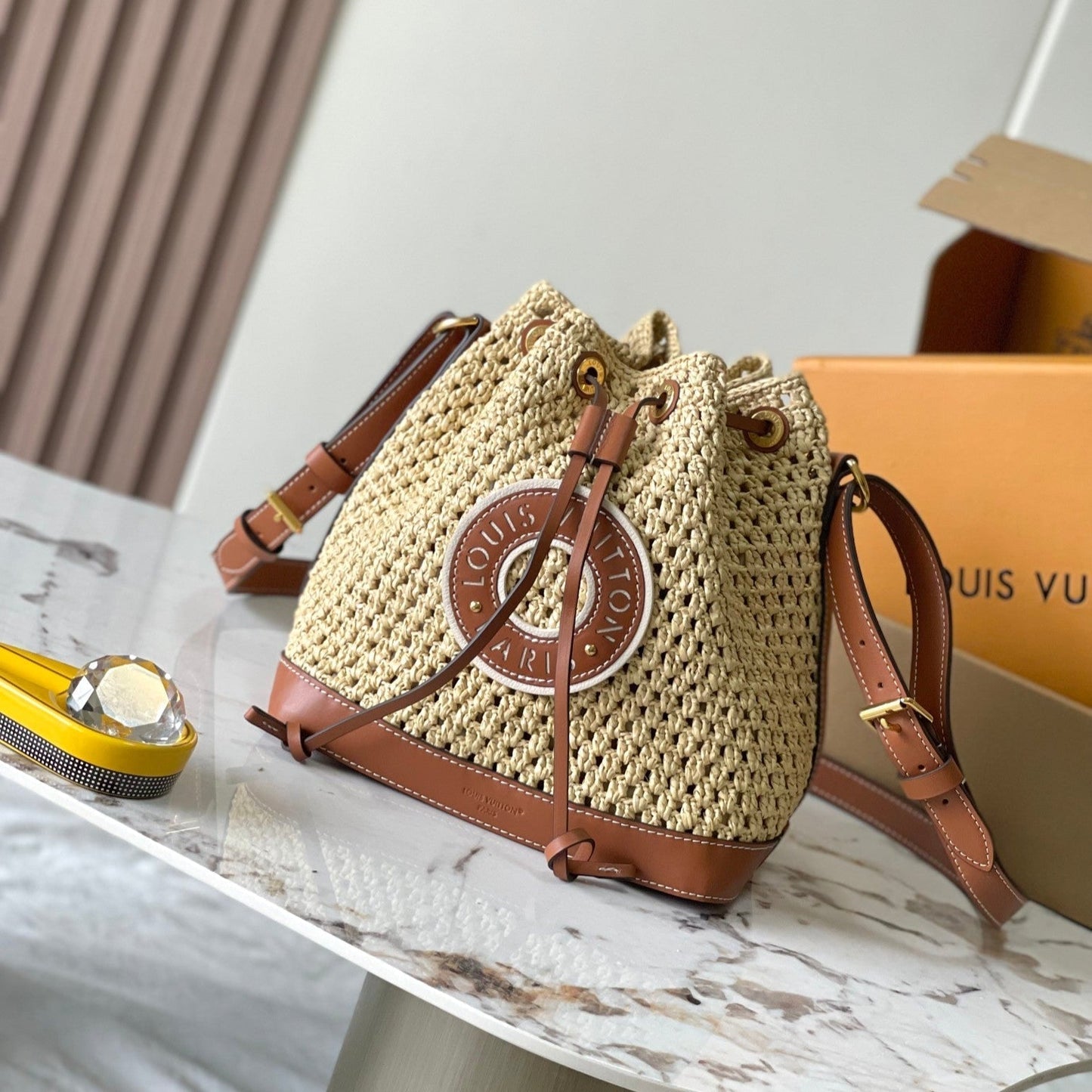 NO_ PURSE 24 IN BEIGE CROCHETED RAFFIA AND BROWN CALFSKIN TRIM