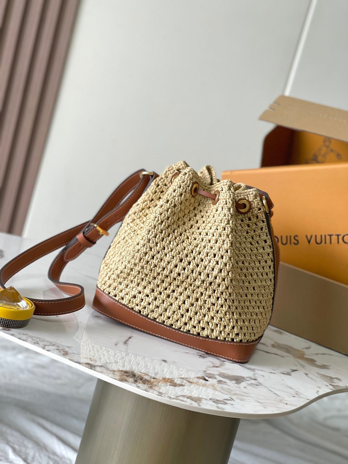NO_ PURSE 24 IN BEIGE CROCHETED RAFFIA AND BROWN CALFSKIN TRIM