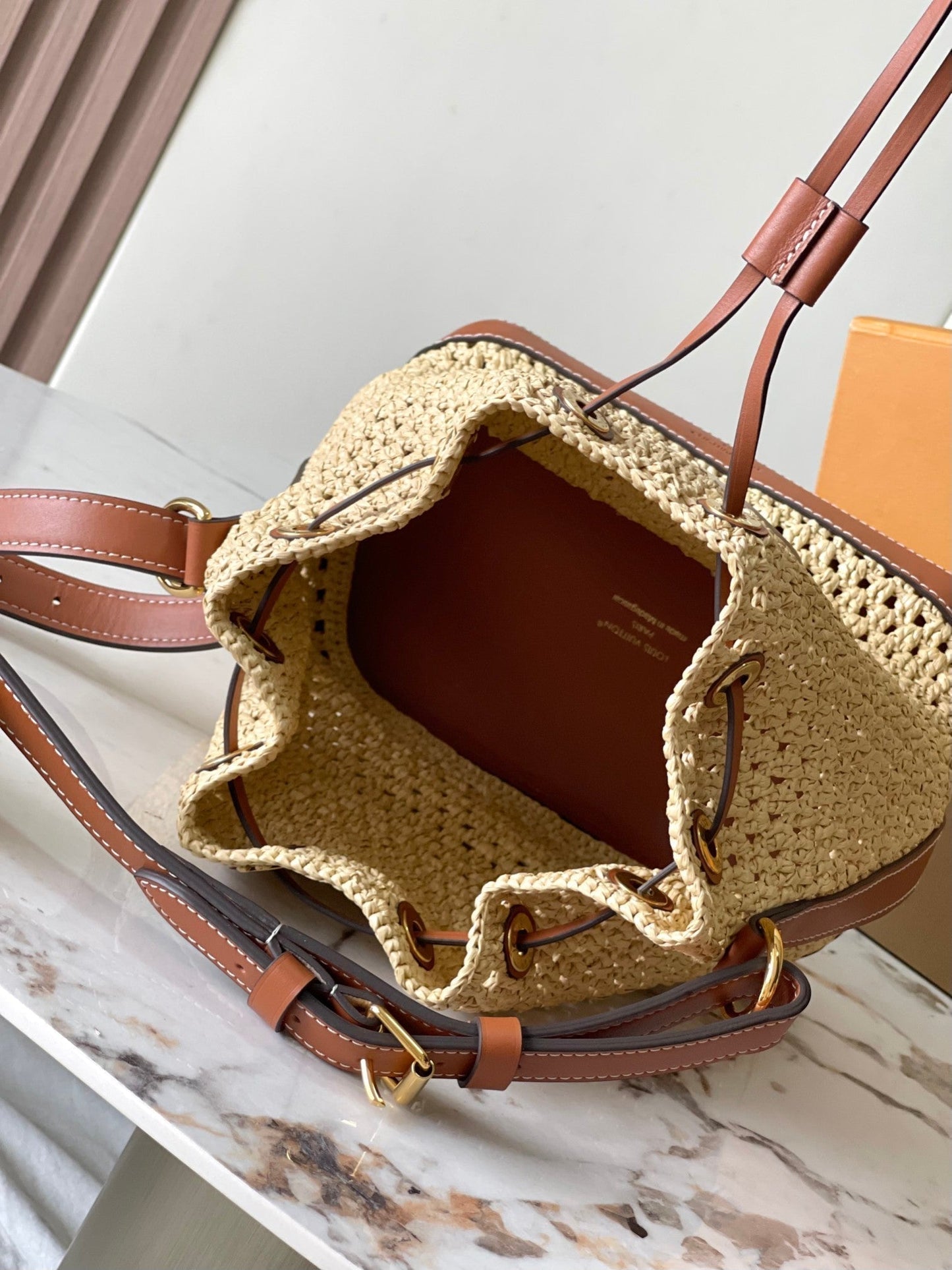 NO_ PURSE 24 IN BEIGE CROCHETED RAFFIA AND BROWN CALFSKIN TRIM