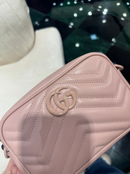 GG MINI 18 MARMONT MATELASS_ SHOULDER BAG LIGHT PINK CALFSKIN