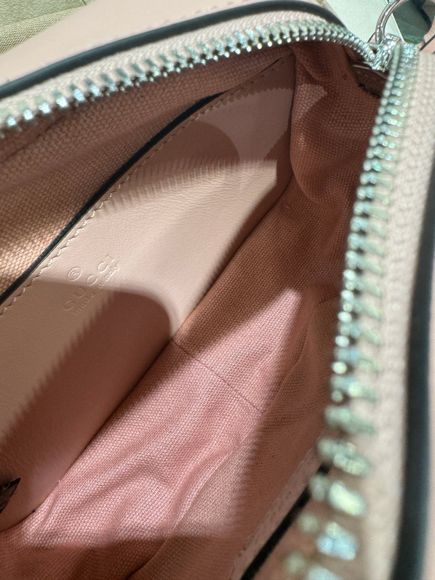 GG MINI 18 MARMONT MATELASS_ SHOULDER BAG LIGHT PINK CALFSKIN