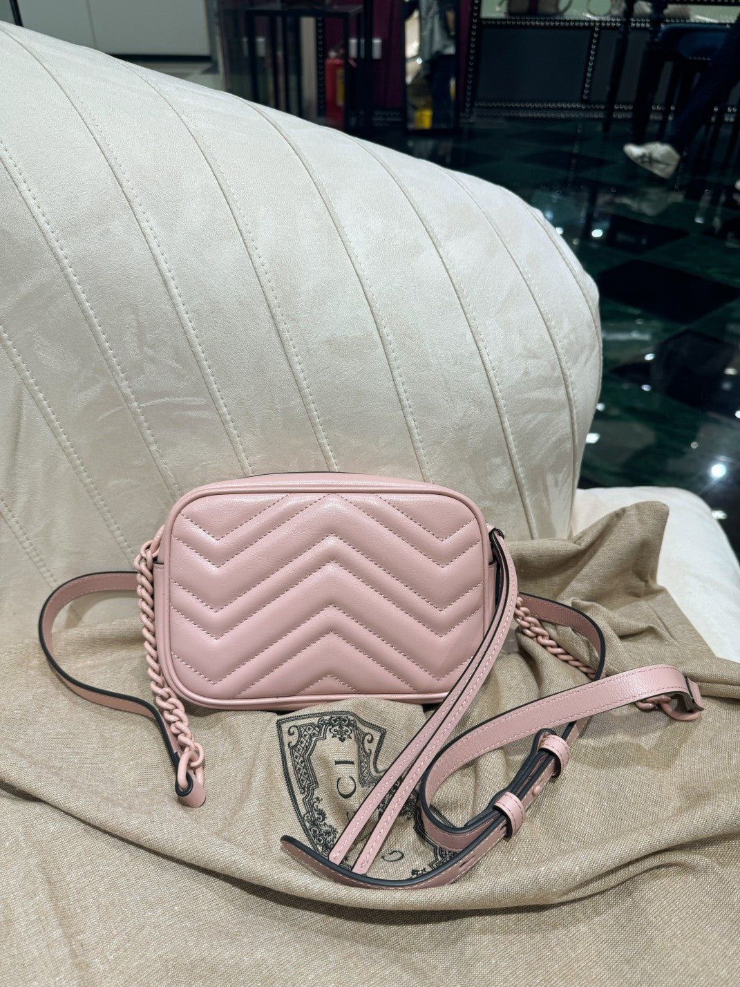 GG MINI 18 MARMONT MATELASS_ SHOULDER BAG LIGHT PINK CALFSKIN