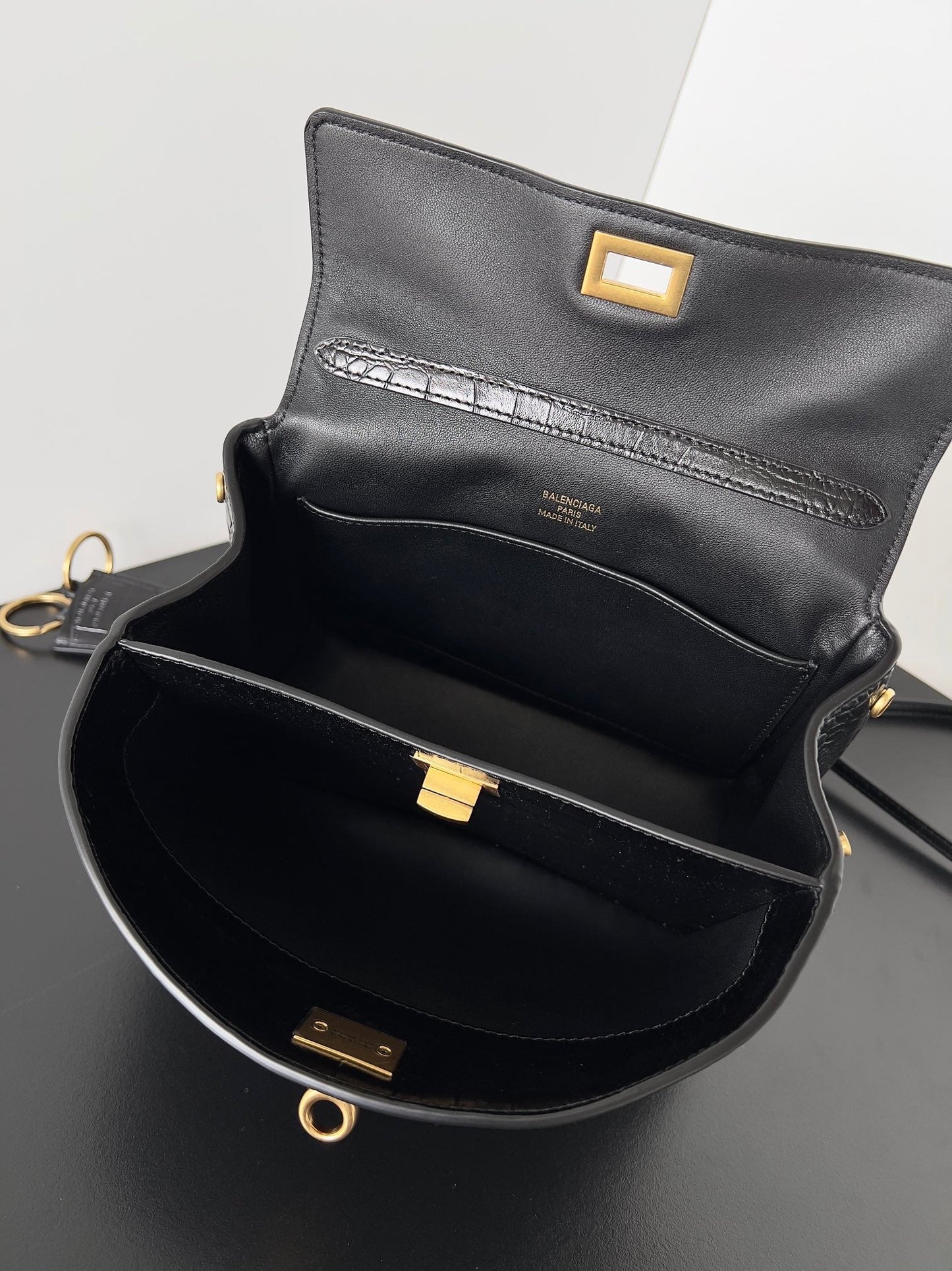 Balenciaga Rodeo 22 bag black crocodile skin