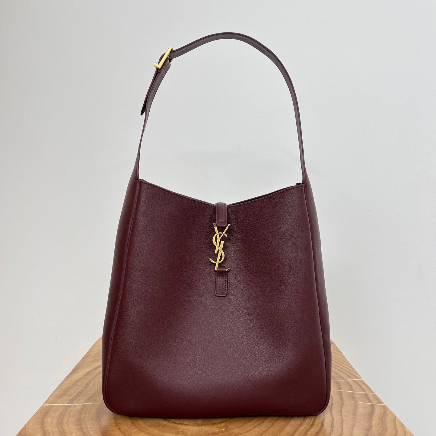 LE 5 _ 7 LARGE SUPPLE 31 IN WINE RED GRAINED CALFSKIN