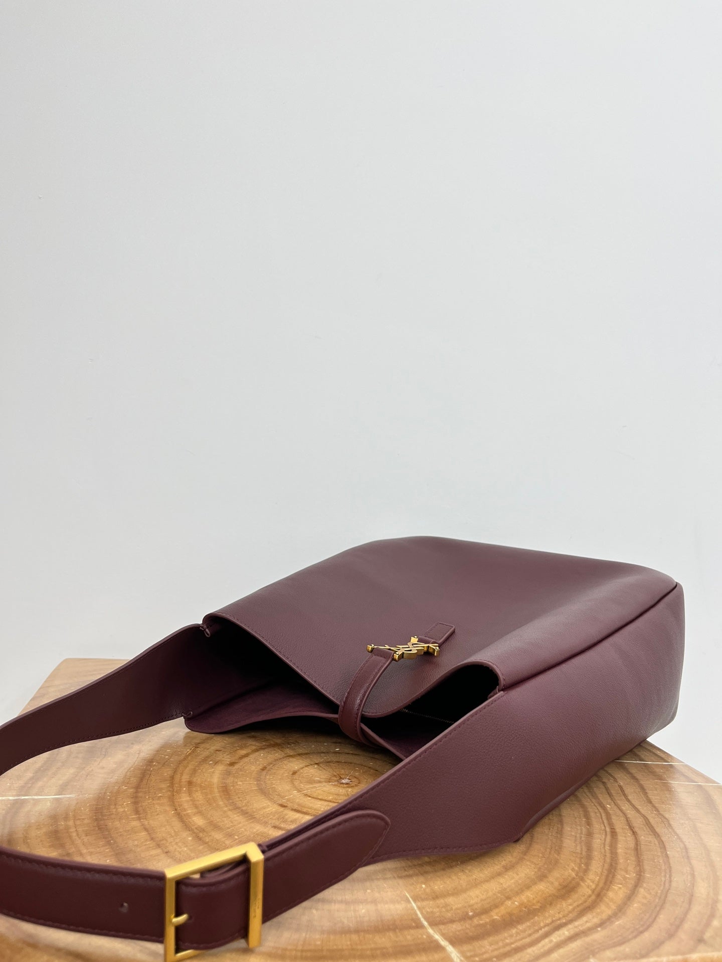LE 5 _ 7 LARGE SUPPLE 31 IN WINE RED GRAINED CALFSKIN