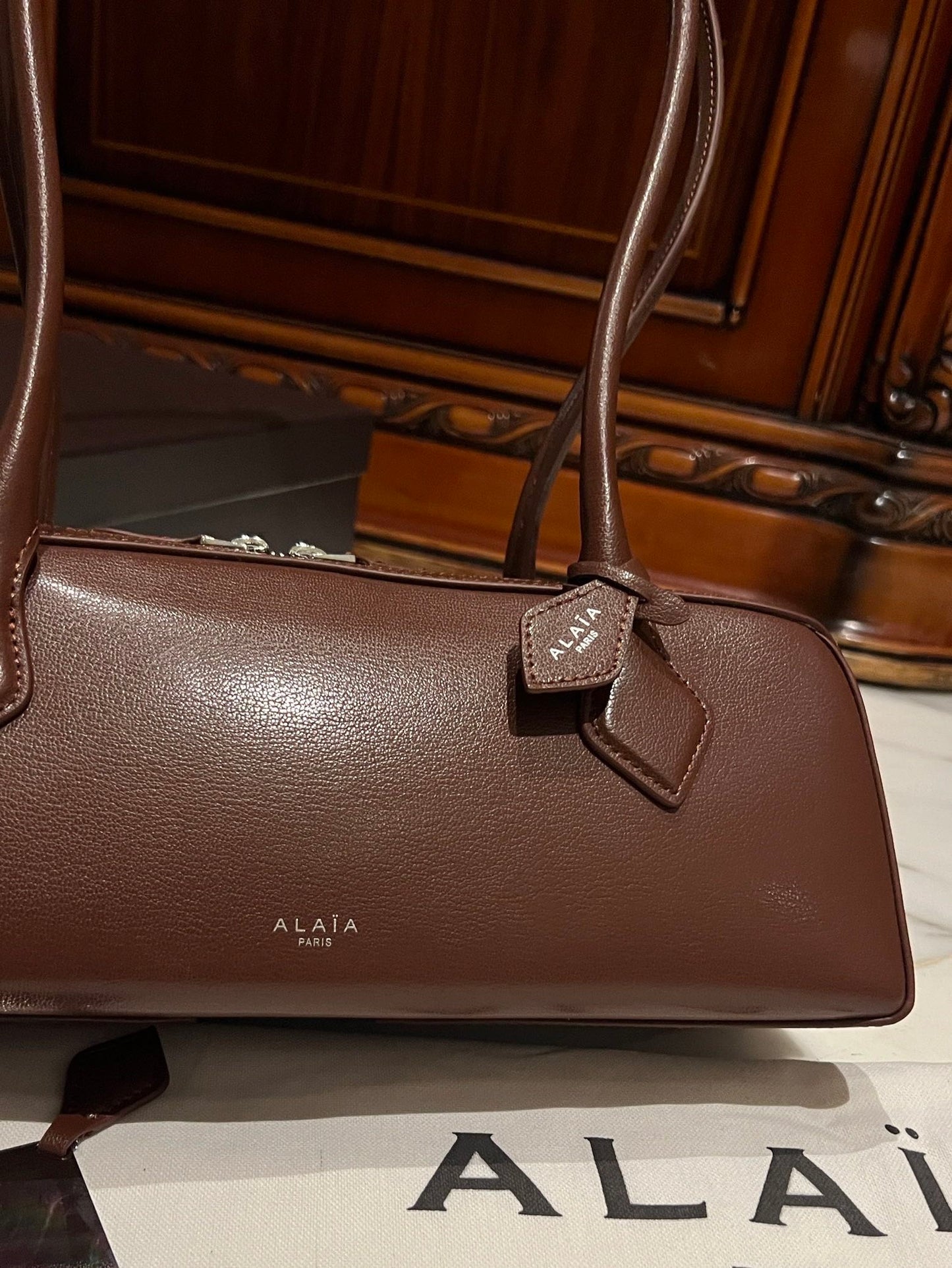LE TECKEL MEDIUM BAG 33 IN QUINCY BROWN GOATSKIN