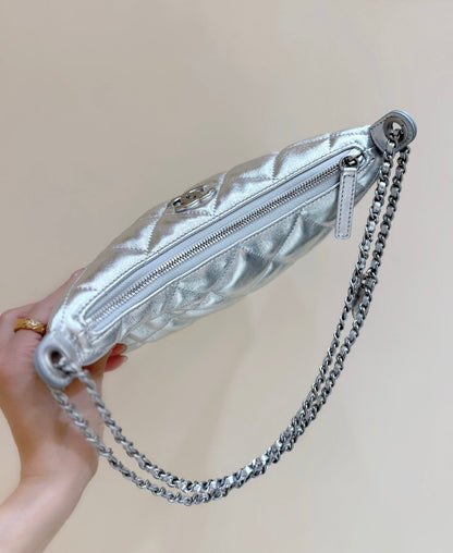 Chanel 2025 Hobo Dumpling Bag 26cm Genuine Calfskin Leather 339343
