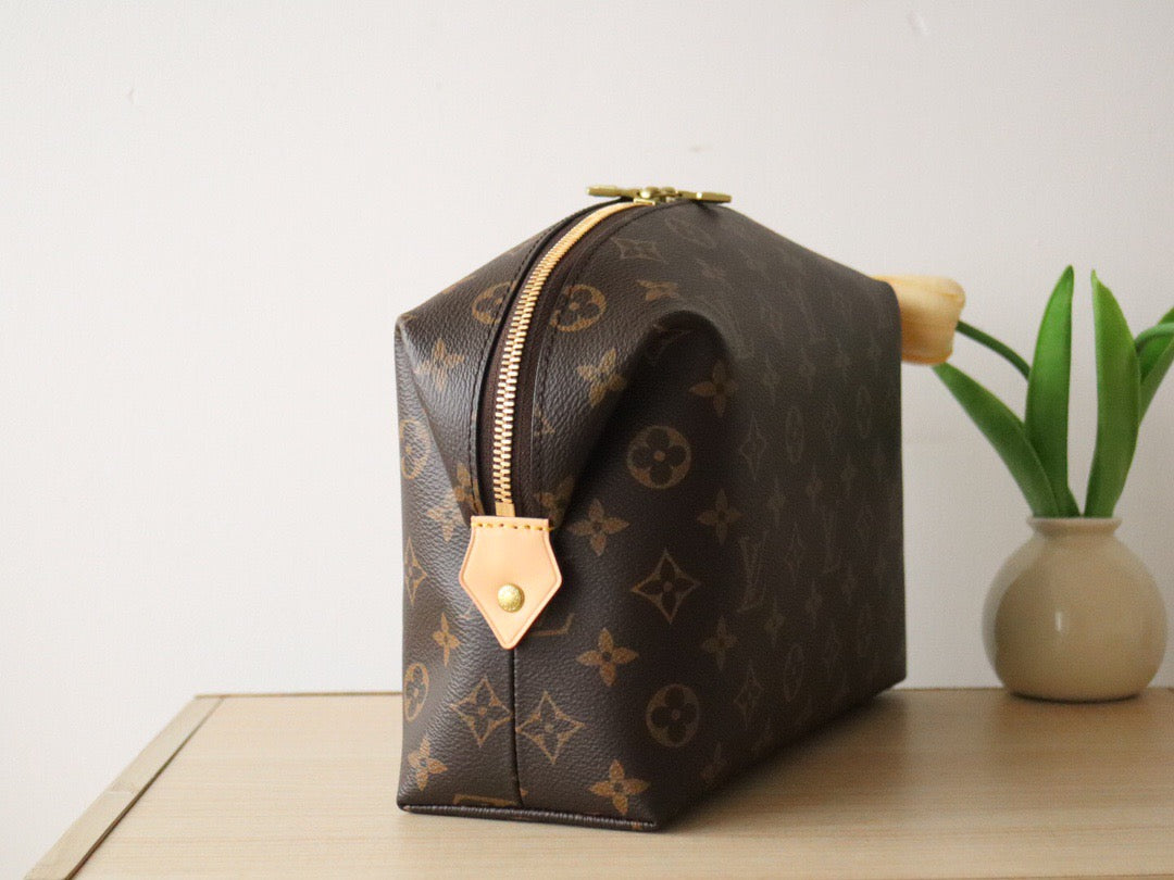 Louis Vuitton Cosmetic GM Pouch Brown Monogram Coated Canvas