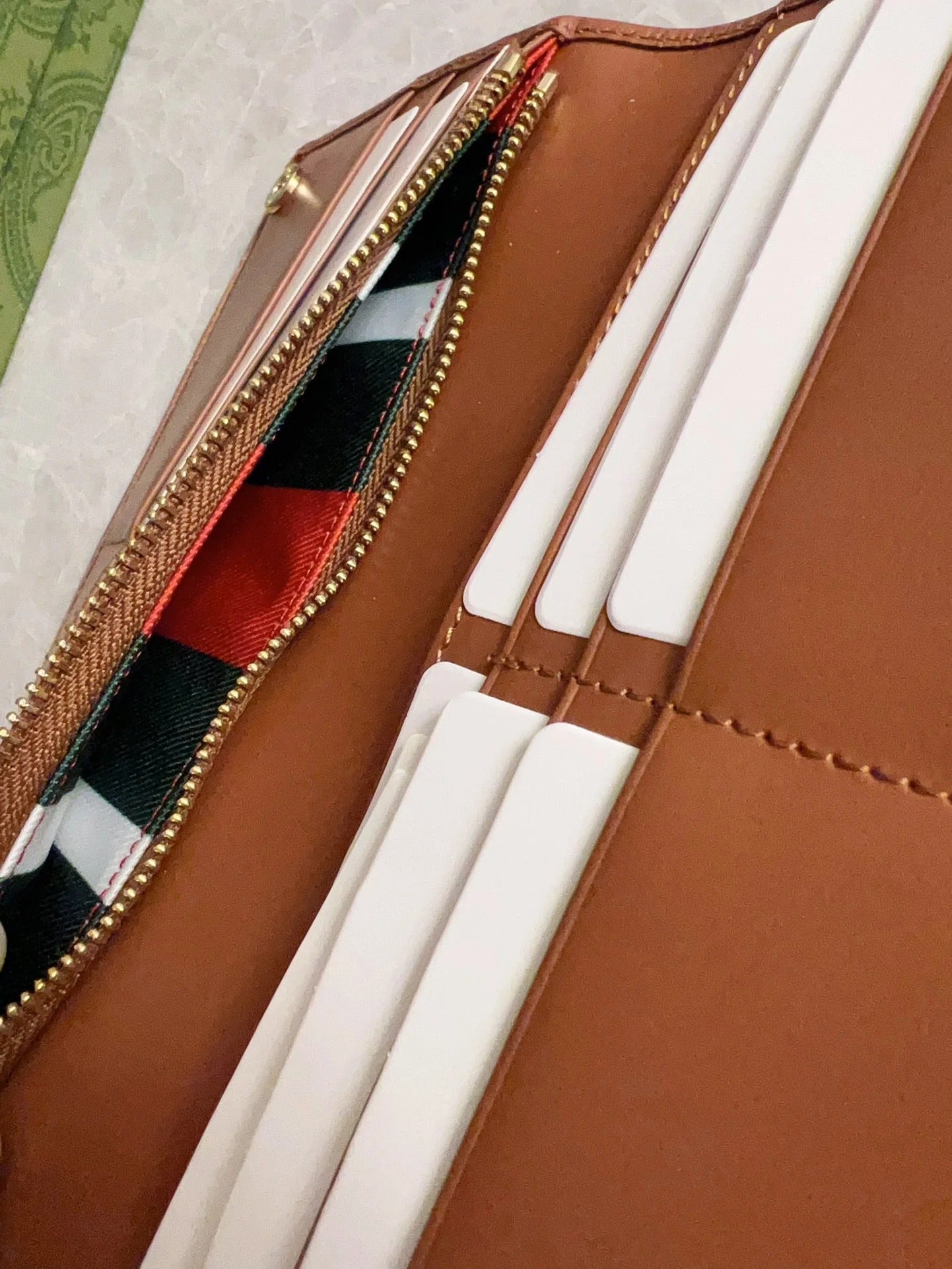 Gucci 2026 Emblem 19cm Brown Ebony Leather Canvas