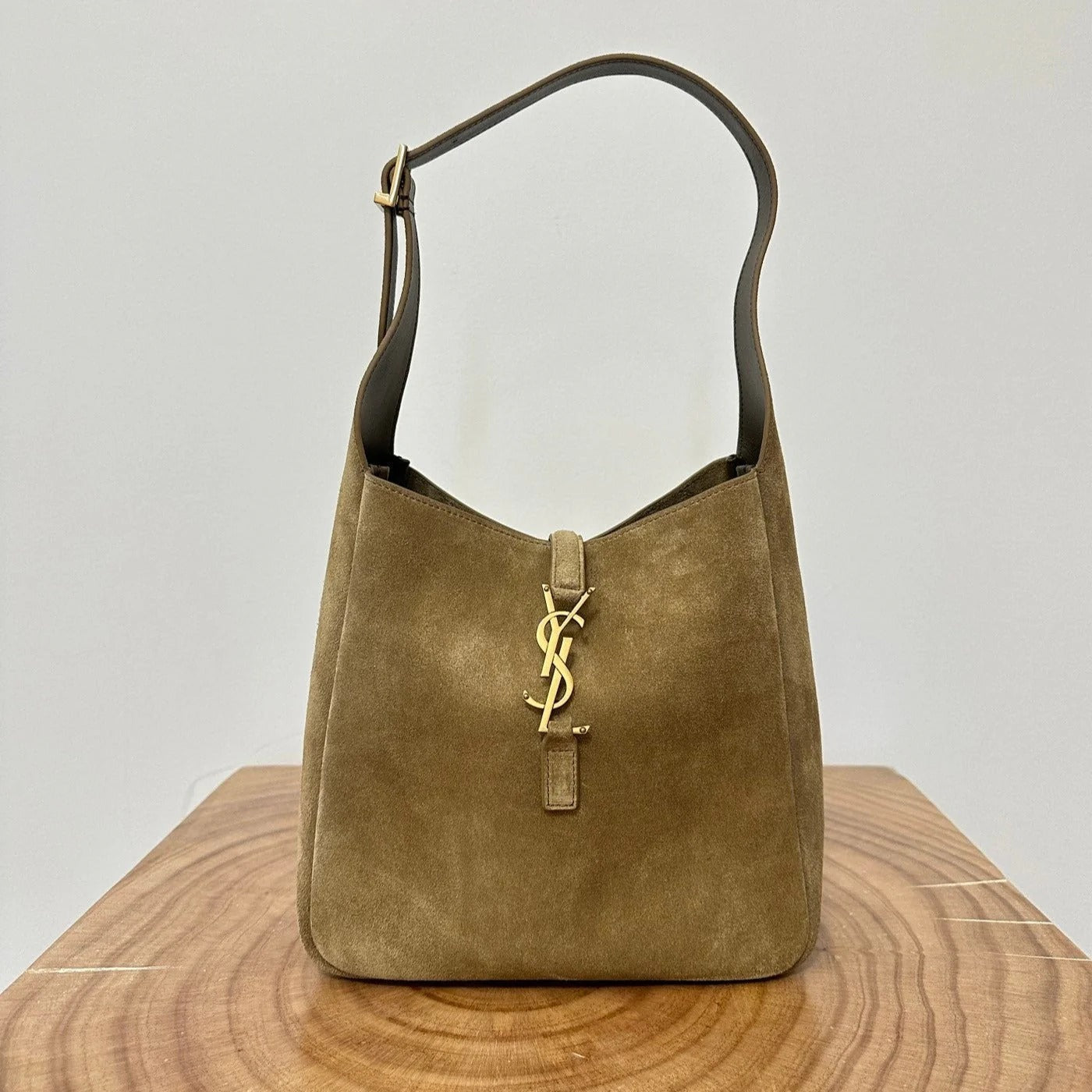 LE 5 _ 7 SUPPLE SMALL 22 IN PEANUT BROWN SUEDE