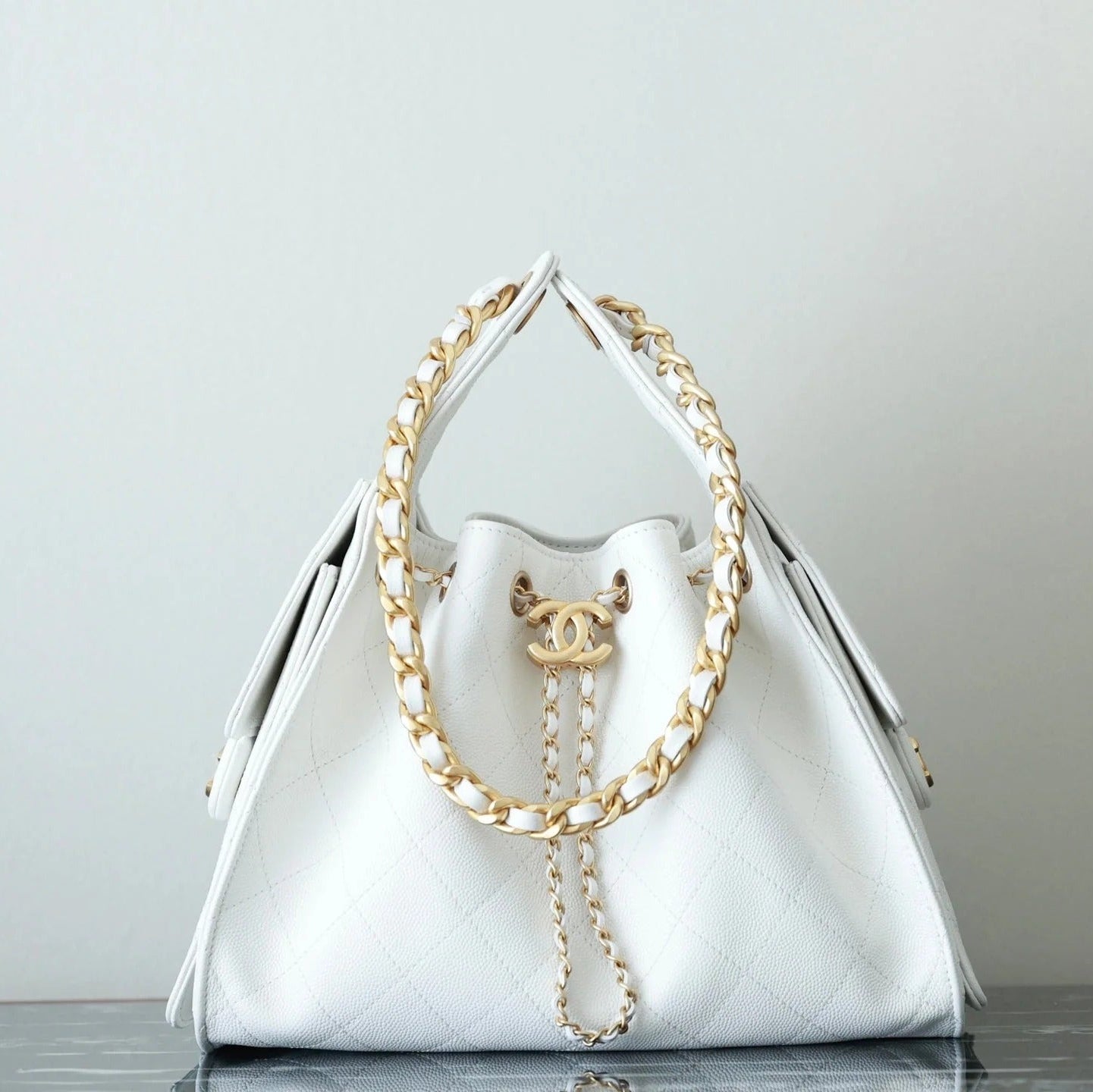 CHANEL 25S HOBO BAG 30 CM IN WHITE LAMBSKIN WITH GOLD HARDWARE